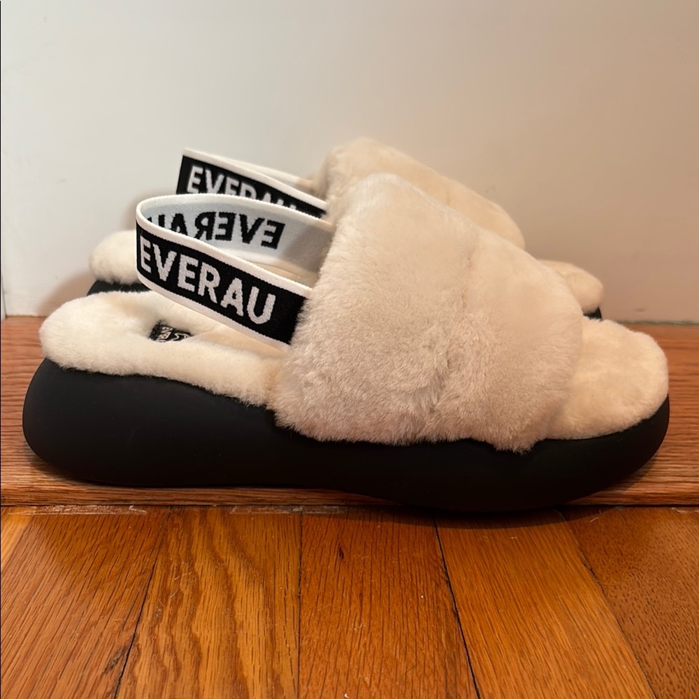 Everau Club Fluffy slides in white wool - unisex